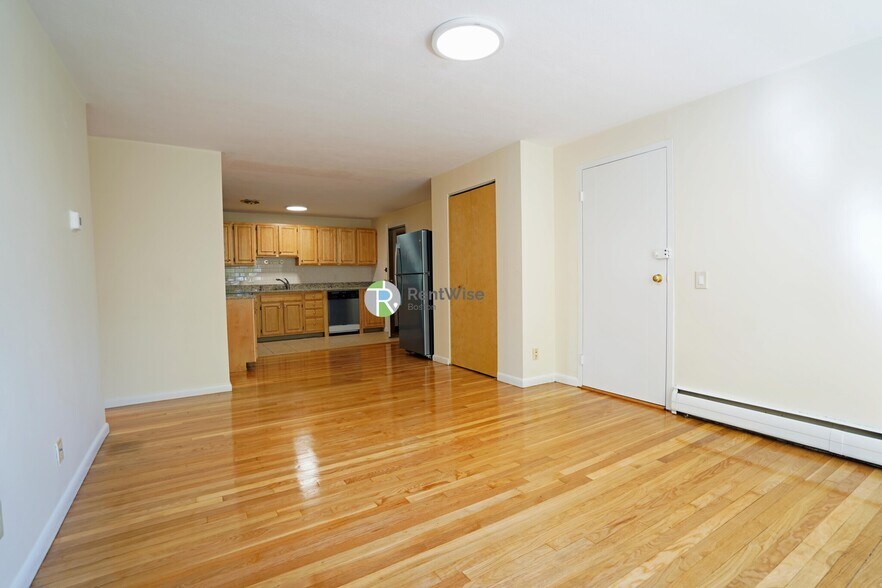 Building Photo - 110 Babcock St