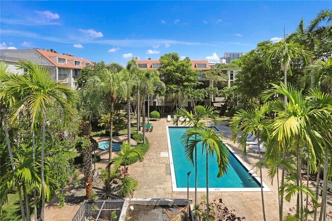 Building Photo - 6886 N Kendall Dr