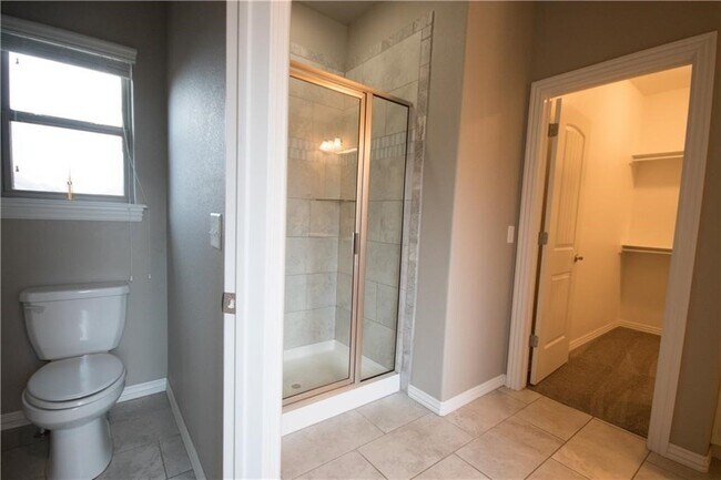 Building Photo - 301 Cisterna Dr