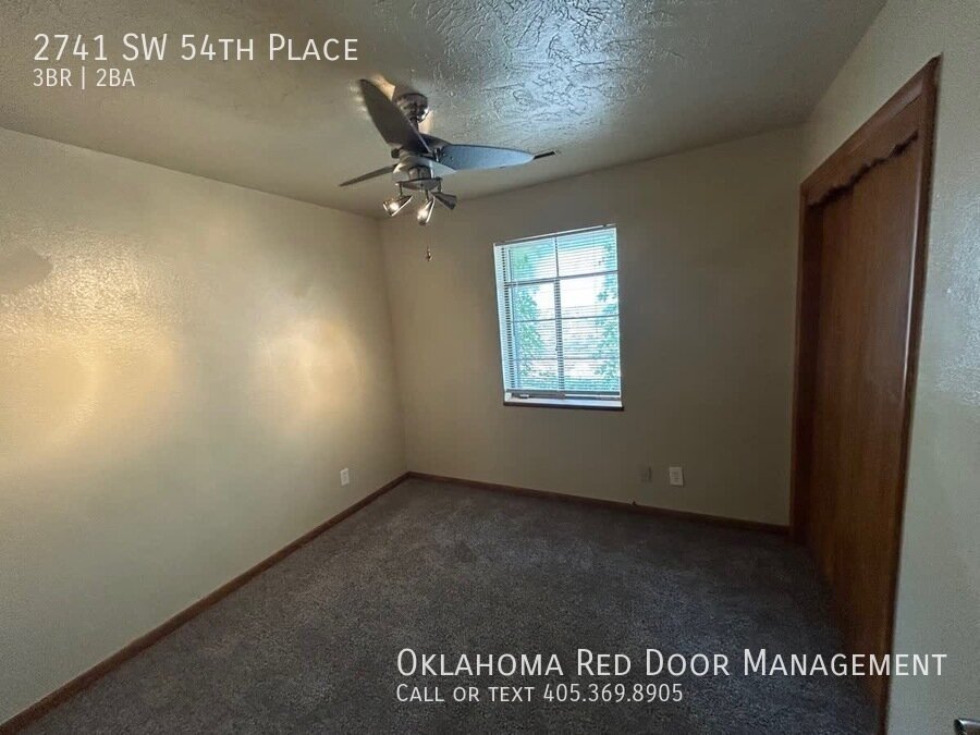 Building Photo - 2741 SW 54th Pl
