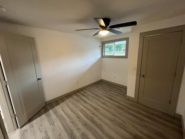 Building Photo - 424 N Clay St