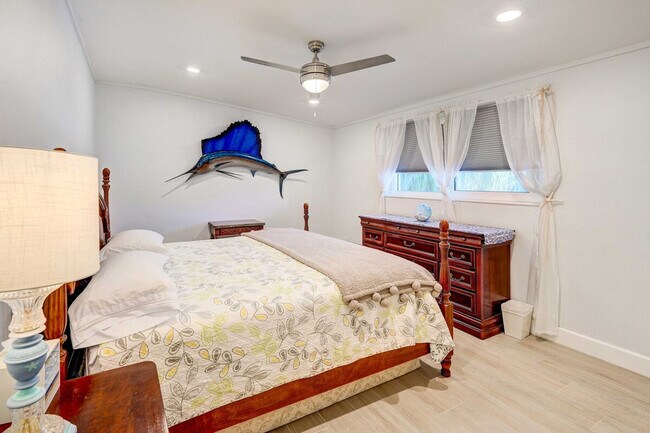 Building Photo - 157 Ocean Dr