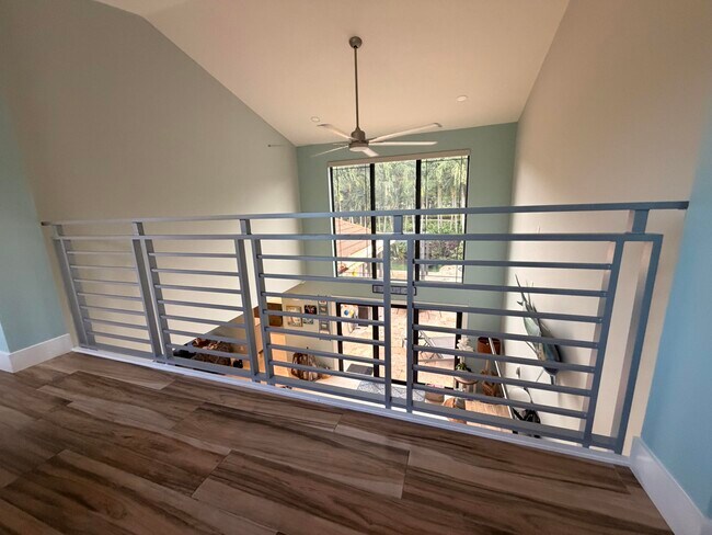 Building Photo - 3041 Perriwinkle Cir