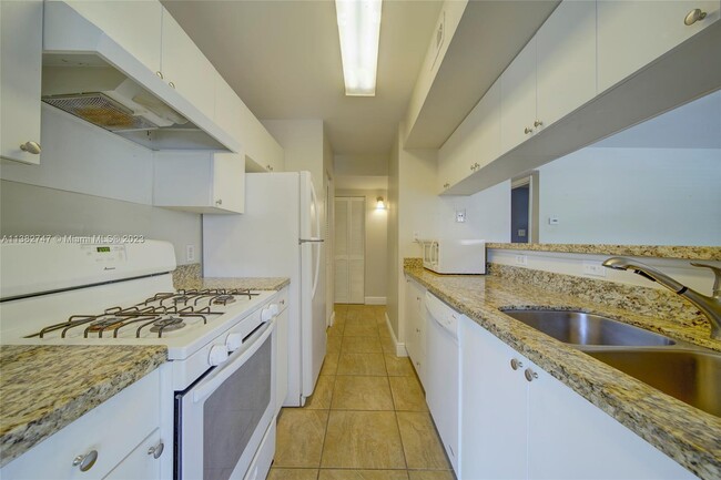 Building Photo - 15285 SW 107th Ln