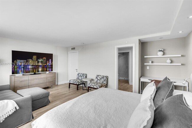 Building Photo - 607 Ocean Dr
