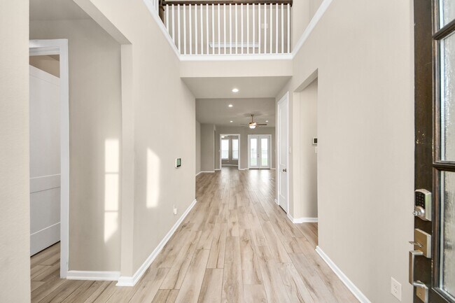 Building Photo - 584 Santa Rosa Hls Dr
