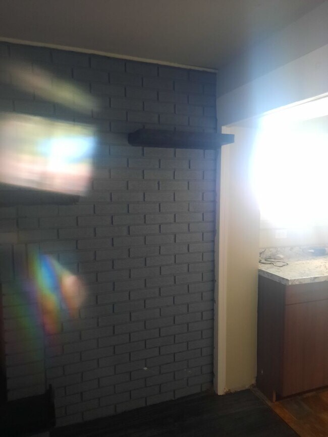 Building Photo - Studio apt for rent