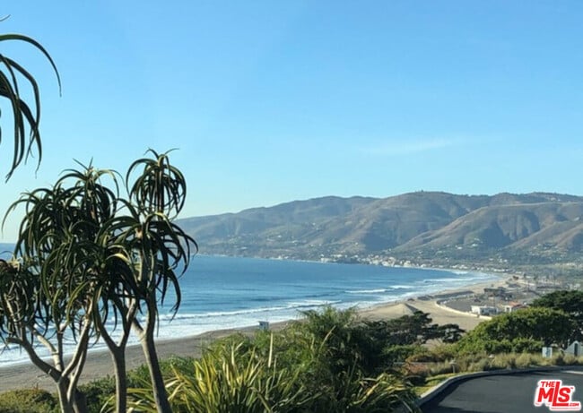 Building Photo - 6780 Shearwater Ln