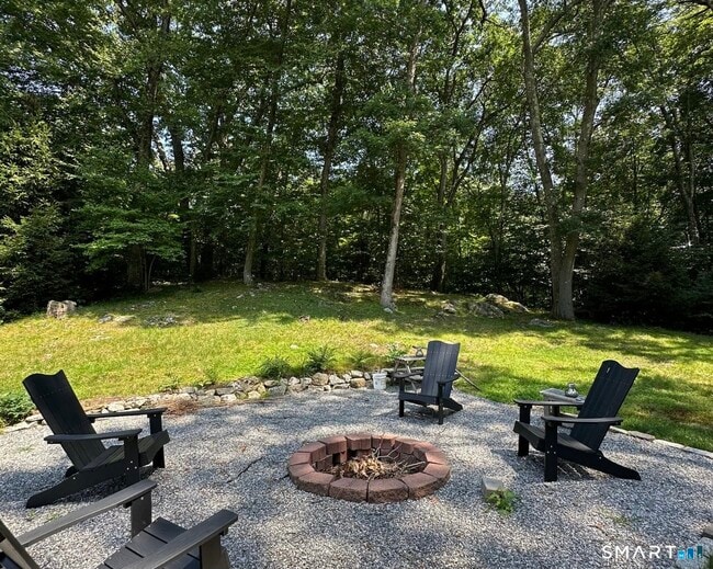 Building Photo - 11 Orchard Hill Rd