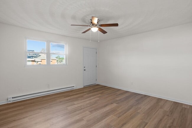 Building Photo - 2000 Flower Ln