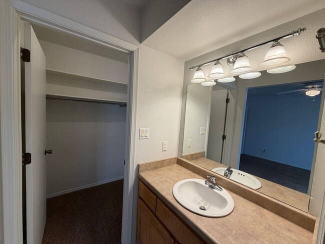 Building Photo - 3 Bedroom Single Story Home Available Near Academy Rd NW & Ventura St NE!