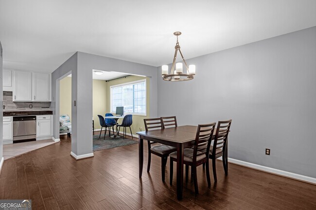 Building Photo - 1468 Briarwood Rd NE