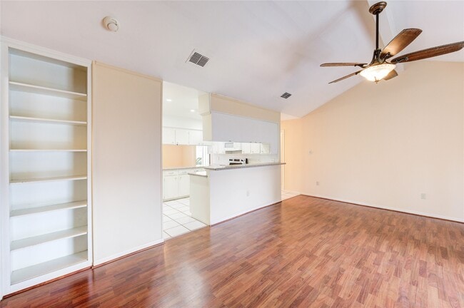 Building Photo - 5711 Weeping Willow Rd