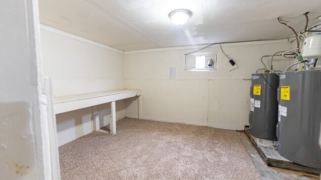 Building Photo - 725 N 10th Ave