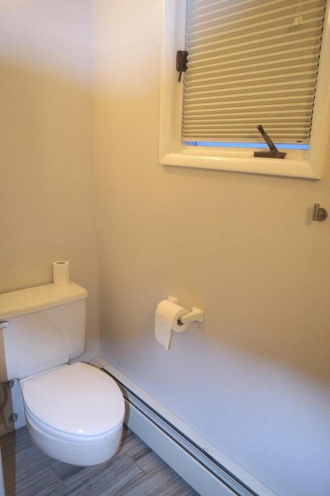 Building Photo - 720 Dogwood St