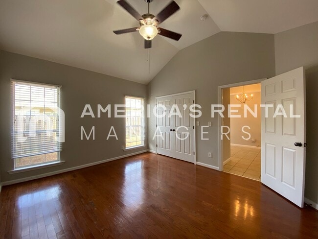 Building Photo - Townhome for Rent in Bessemer!  View with 48 Hours Notice!