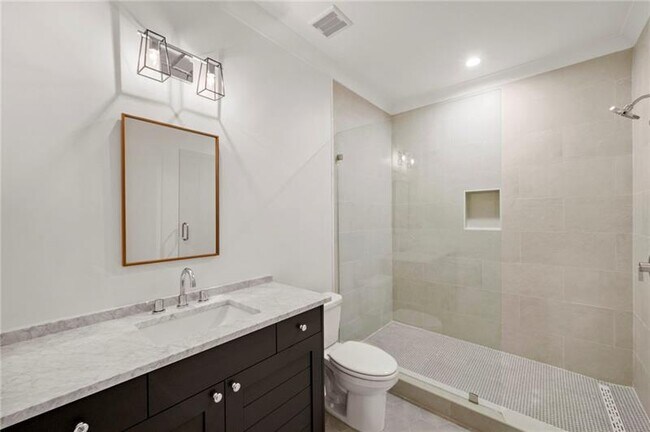 Building Photo - 1074 Moores Mill Rd NW