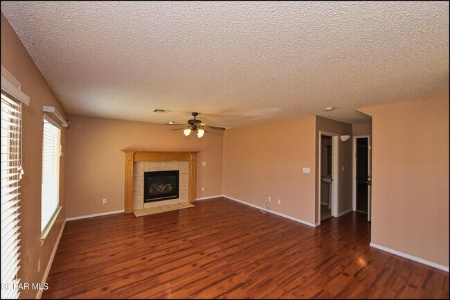 Building Photo - 452 Emerald Pass Ave