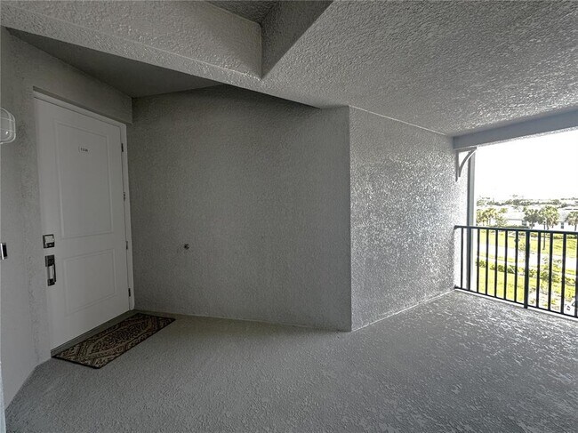 Building Photo - 14201 Heritage Landing Blvd