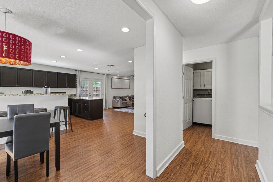 Building Photo - 6556 Osage Trl