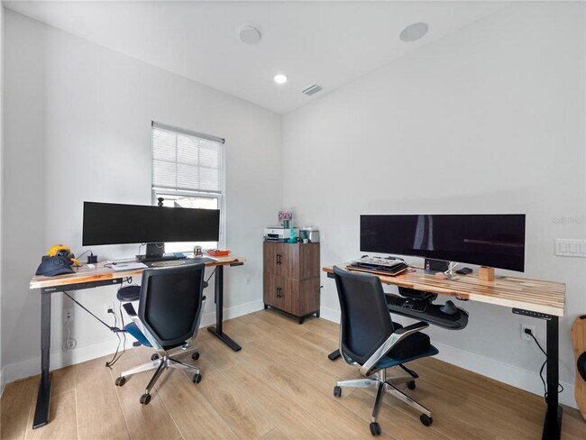 Building Photo - 239 Hampton Loop