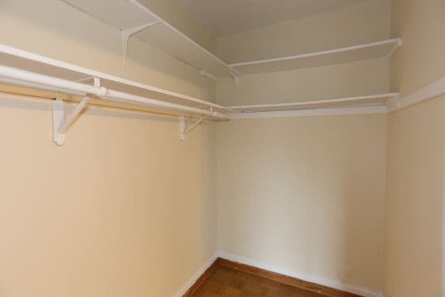 Building Photo - 653 W Belmont