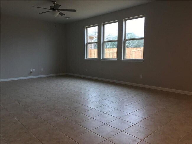 Building Photo - 801 Melda St