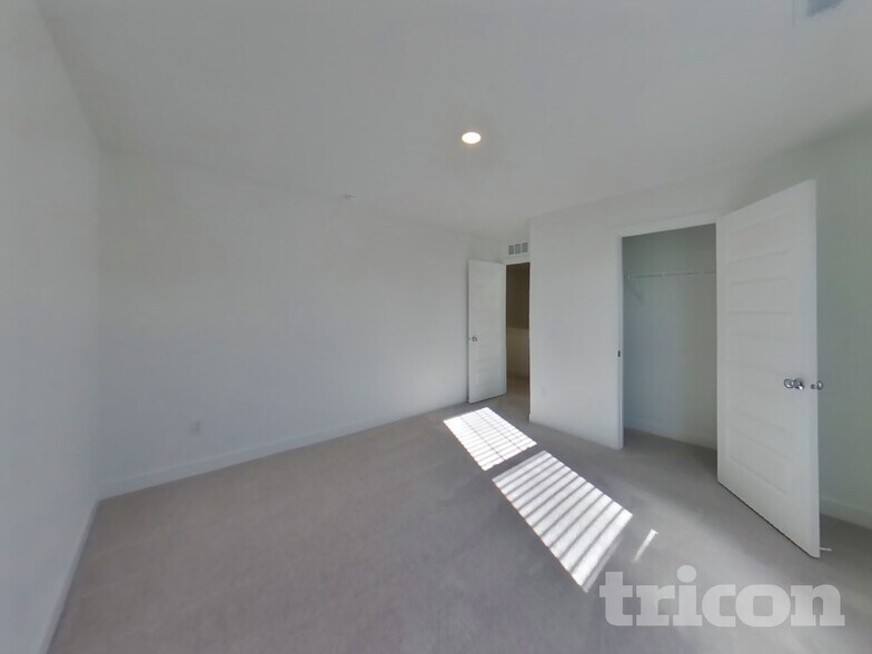 Building Photo - 11904 Moorfield Ln