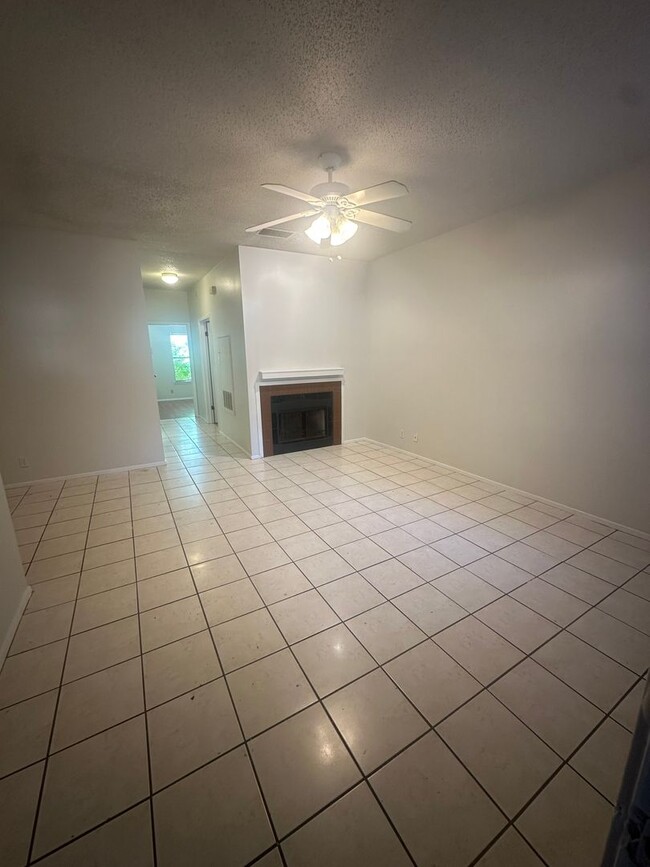 Building Photo - Windtree Condos 60% Commissions