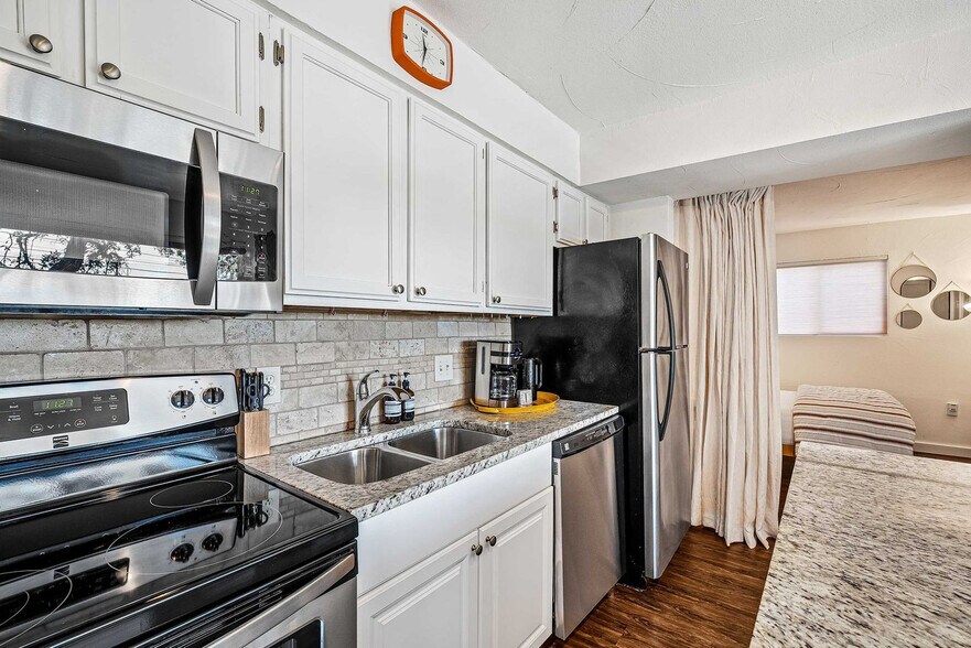 Building Photo - 3018 S 1st St