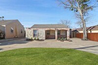 Building Photo - 7115 Parkdale Dr