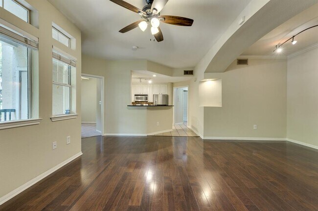 Building Photo - 9525 N Capital of Texas Hwy