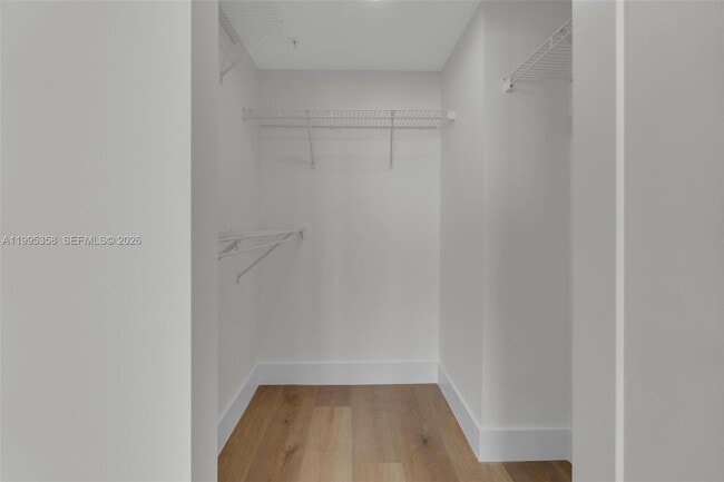 Building Photo - 1155 Brickell Bay Dr