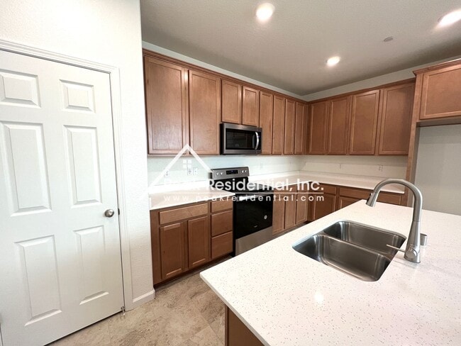 Building Photo - Brand New Citrus Heights 4bd/3ba Home with 2 Car Garage