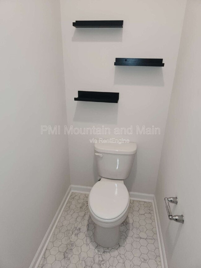 Building Photo - 299 Ridgeview Ln