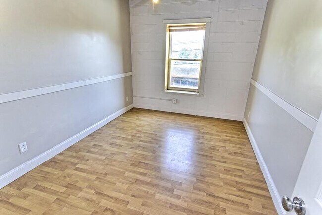 Building Photo - 252 S Florissant Rd