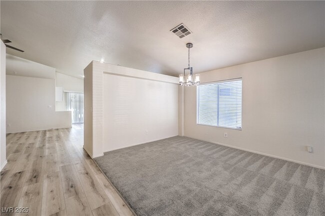 Building Photo - 1851 Vista Pointe Ave