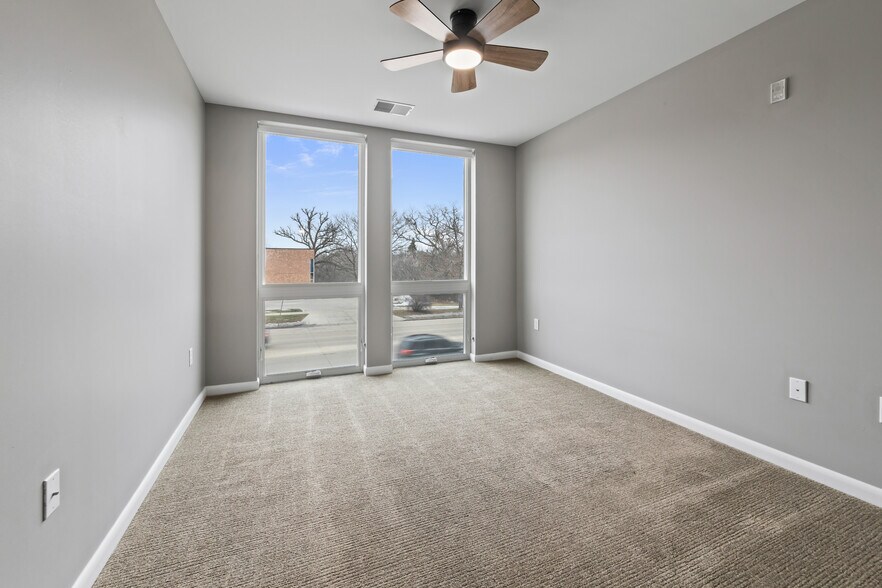 Building Photo - 8041 W Bluemound Rd