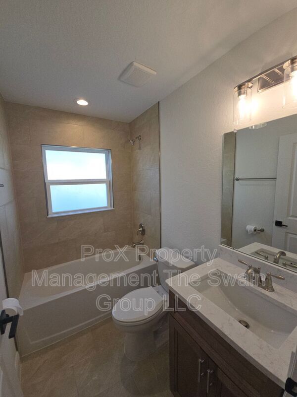 Building Photo - 803 Allison Pl