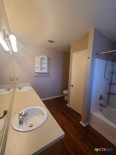 Building Photo - 4504 Aspen Dr