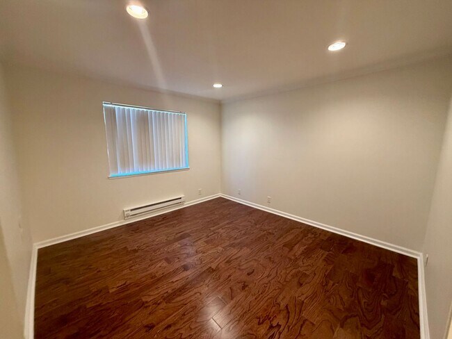 Building Photo - 3284 Red Cedar Terrace
