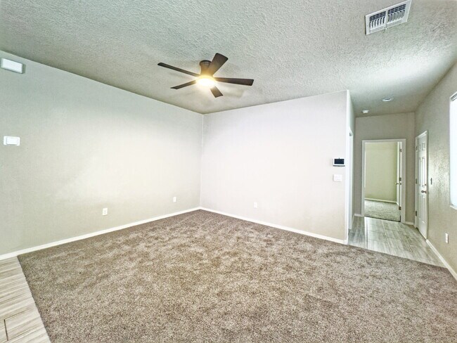 Building Photo - Newer Home in Mountain Hawk