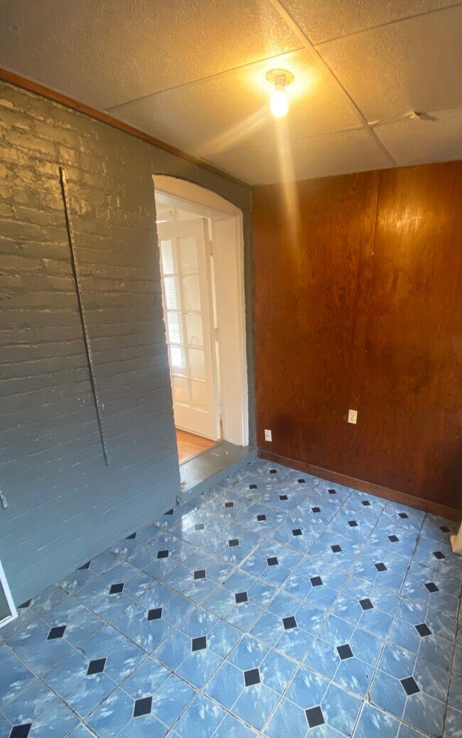 Building Photo - 8352 S Maryland Ave