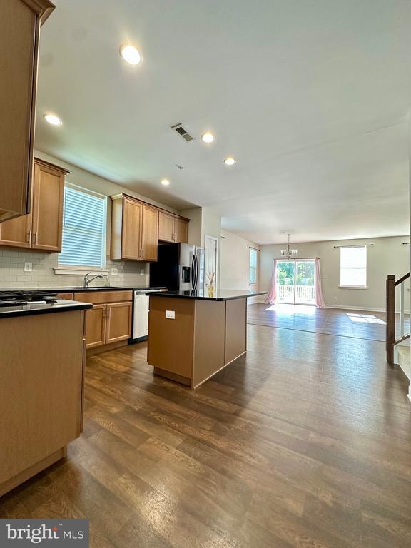 Building Photo - 313 Wynstone Ct
