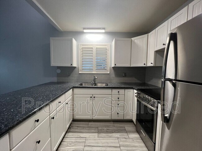 Building Photo - 1414 Pajaro Ave