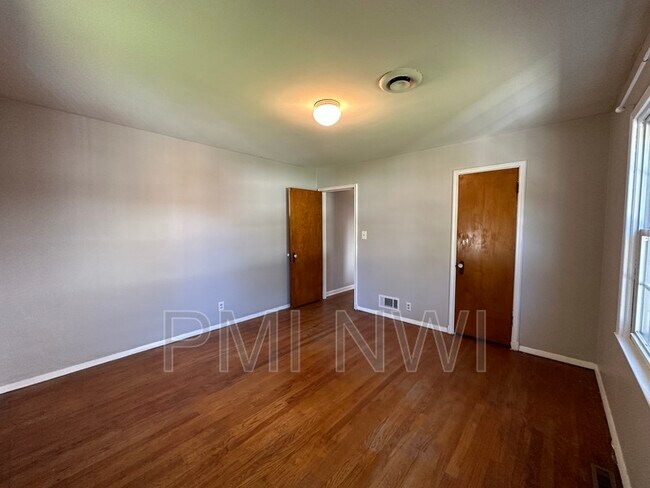 Building Photo - 209 N Rensselaer Ave