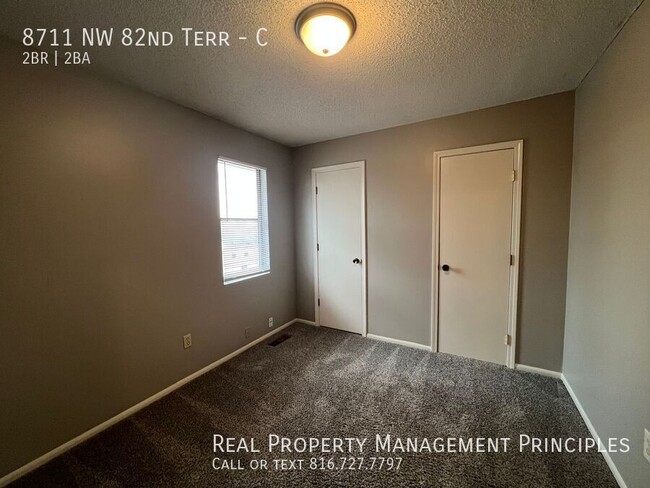 Building Photo - **MOVE-IN SPECIAL** Newly Renovated 2 bedr...