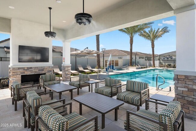 Building Photo - 15601 Cactus Rd
