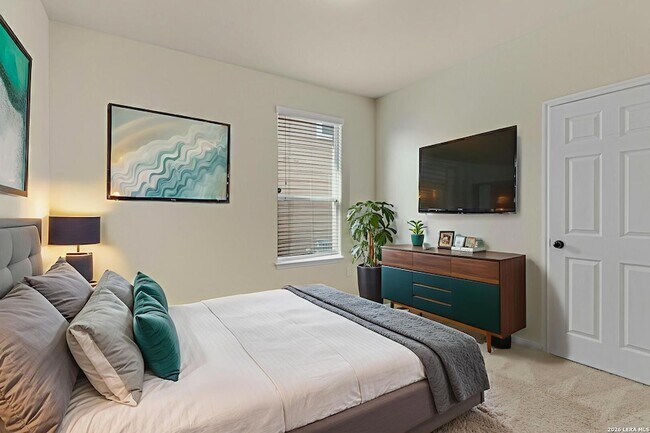 Building Photo - 322 Walnut Crest