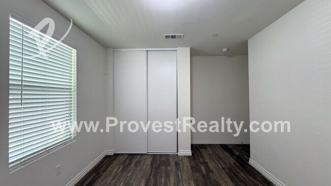 Building Photo - 15946 Silver Tip Way